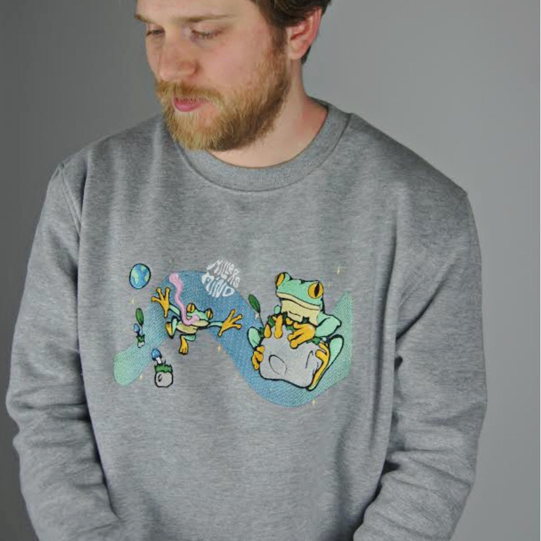Space Frog Sweater - Grey - Sweatshirt - MillersMind - space-frog-sweater-grey - ["embroidery","handmade","organic","sweatshirt"]